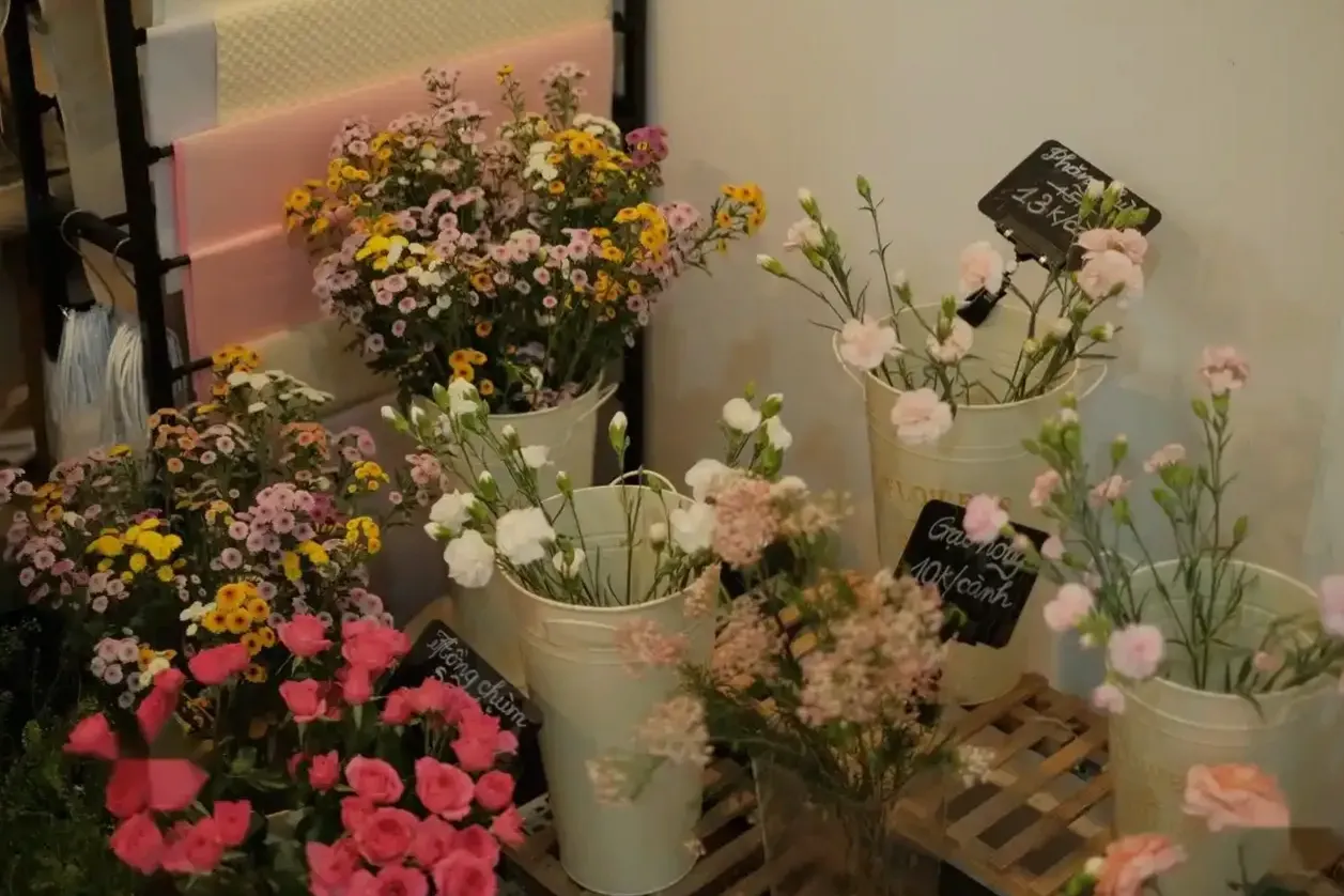 Flower boxy z logo firmy